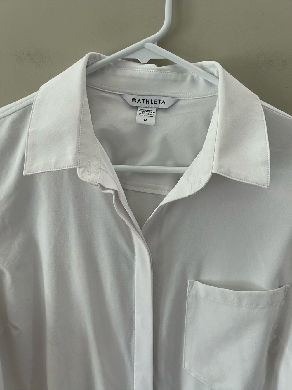 Athleta Everlasting White Wrinkle Resistant Business Casual UPF 50+ Button Down - Picture 4 of 8